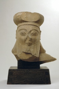 090. Male Head - Archaic