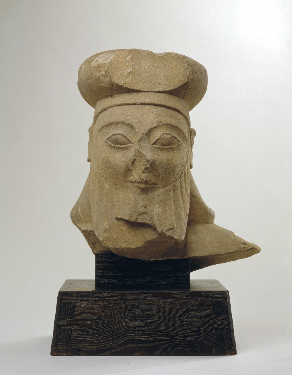 090. Male Head - Archaic