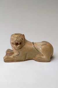 097. Recumbent Lion (plastic vase) - Archaic