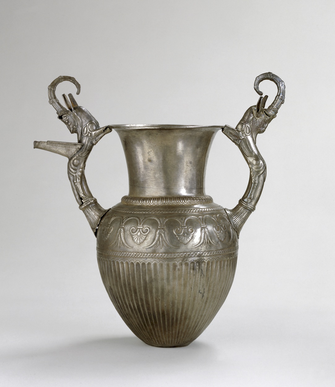 205. AMPHORA