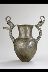 205. AMPHORA